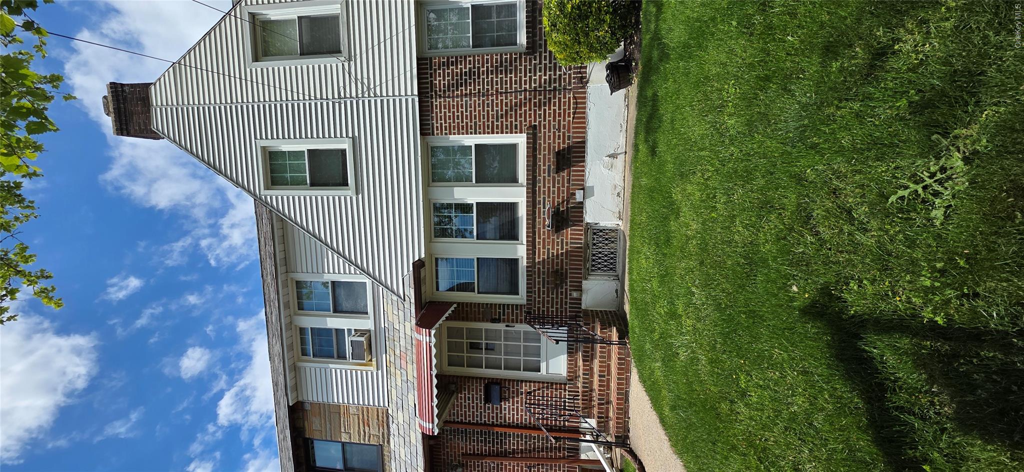 6504 77th Place Property Photo 1