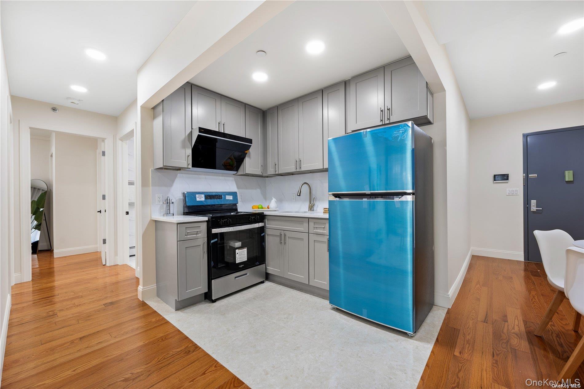141-15 Cherry Avenue 5e Property Photo 5