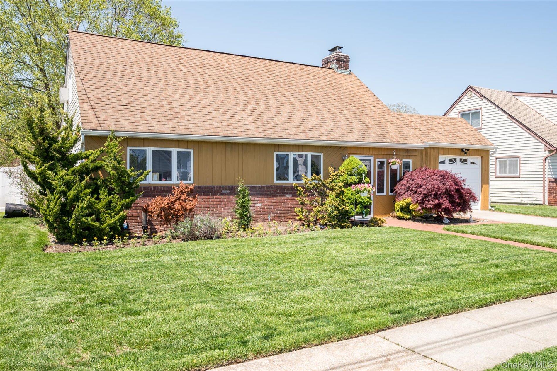 340 Seaford Avenue Property Photo 1