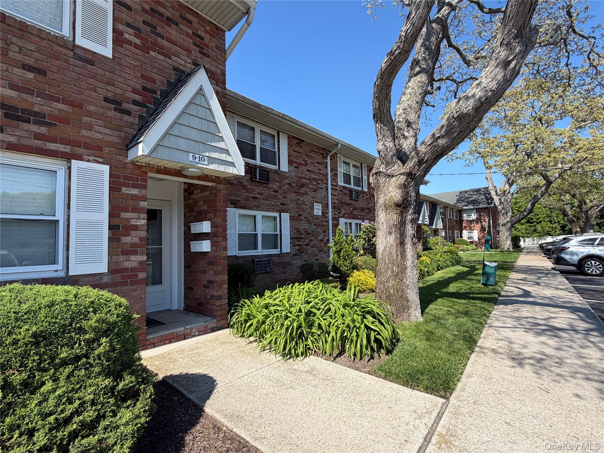 100 Connetquot Avenue 10 Property Photo 1