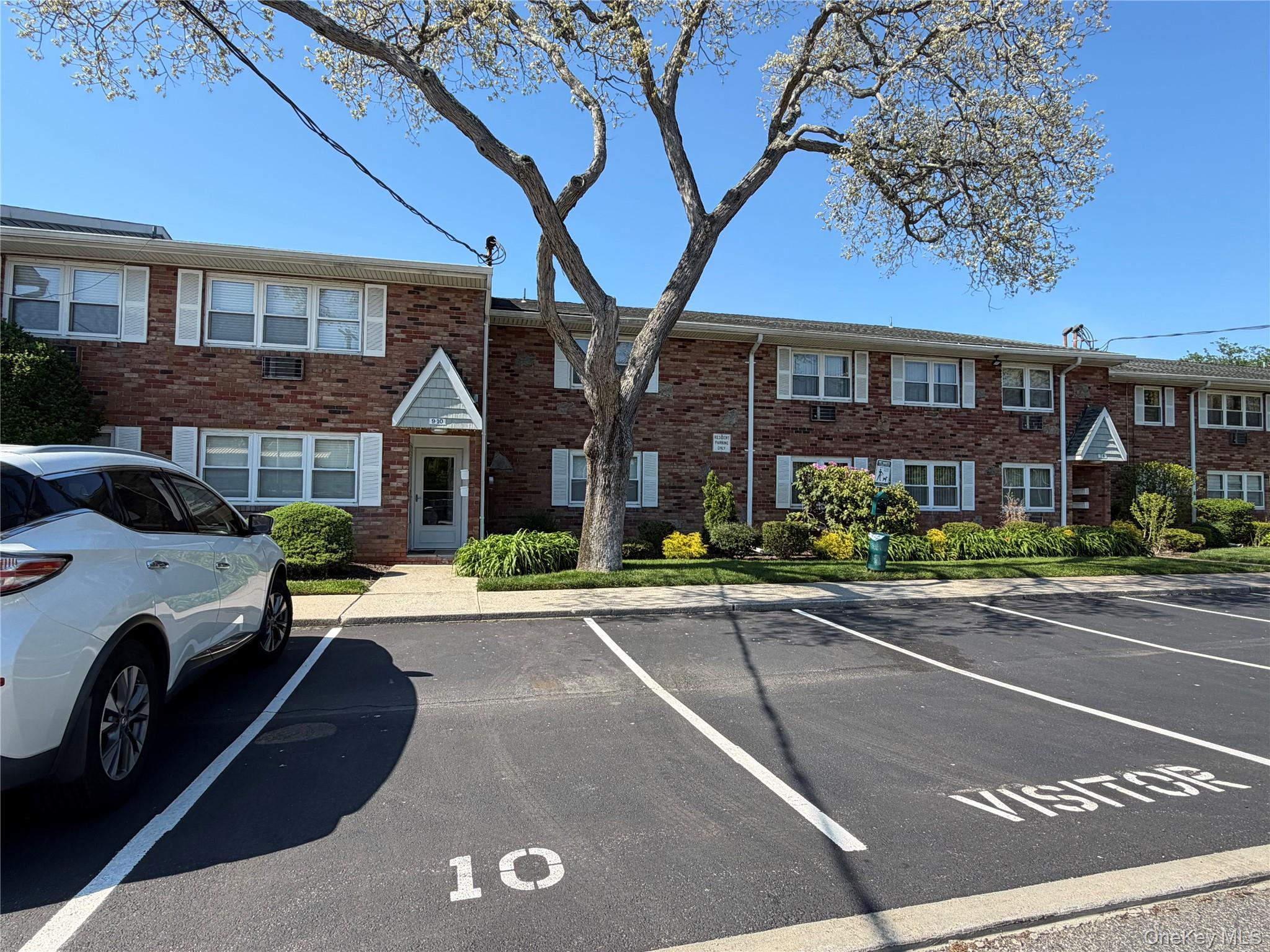 100 Connetquot Avenue 10 Property Photo 2