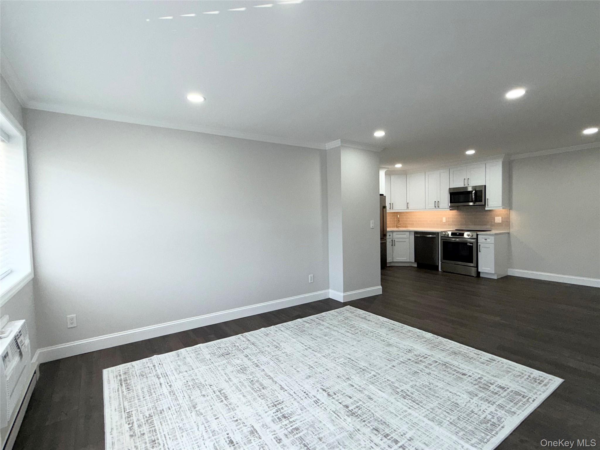 100 Connetquot Avenue 10 Property Photo 5