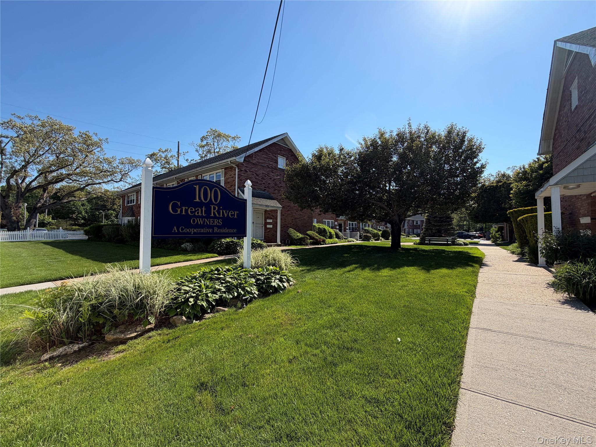 100 Connetquot Avenue 10 Property Photo 11