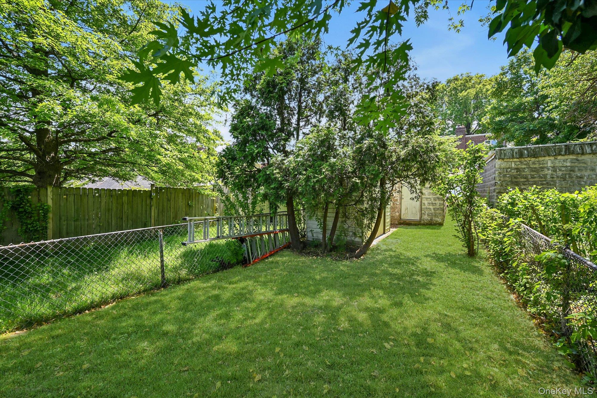15822 Powells Cove Boulevard Property Photo 17