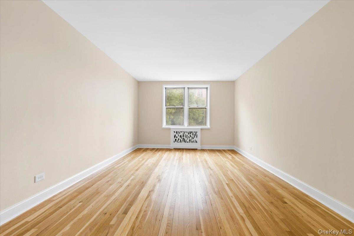 5650 Netherland Avenue 2e Property Photo 10