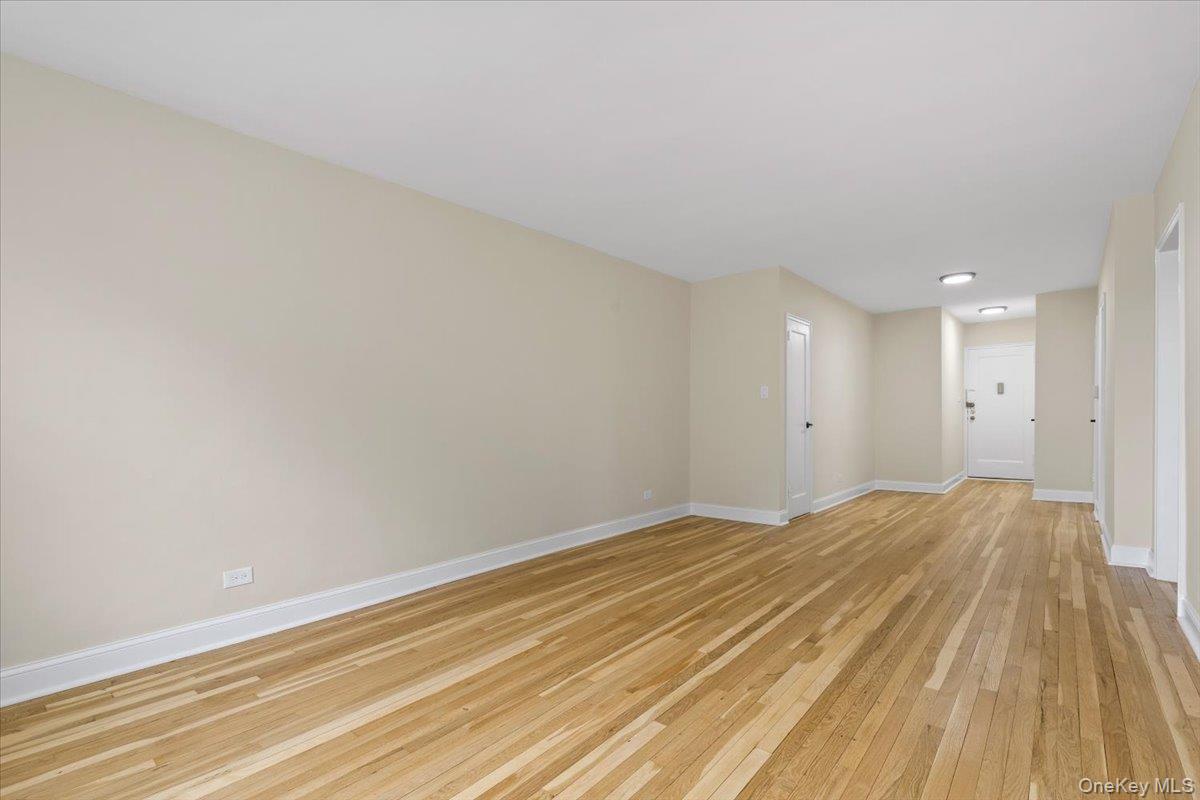 5650 Netherland Avenue 2e Property Photo 12