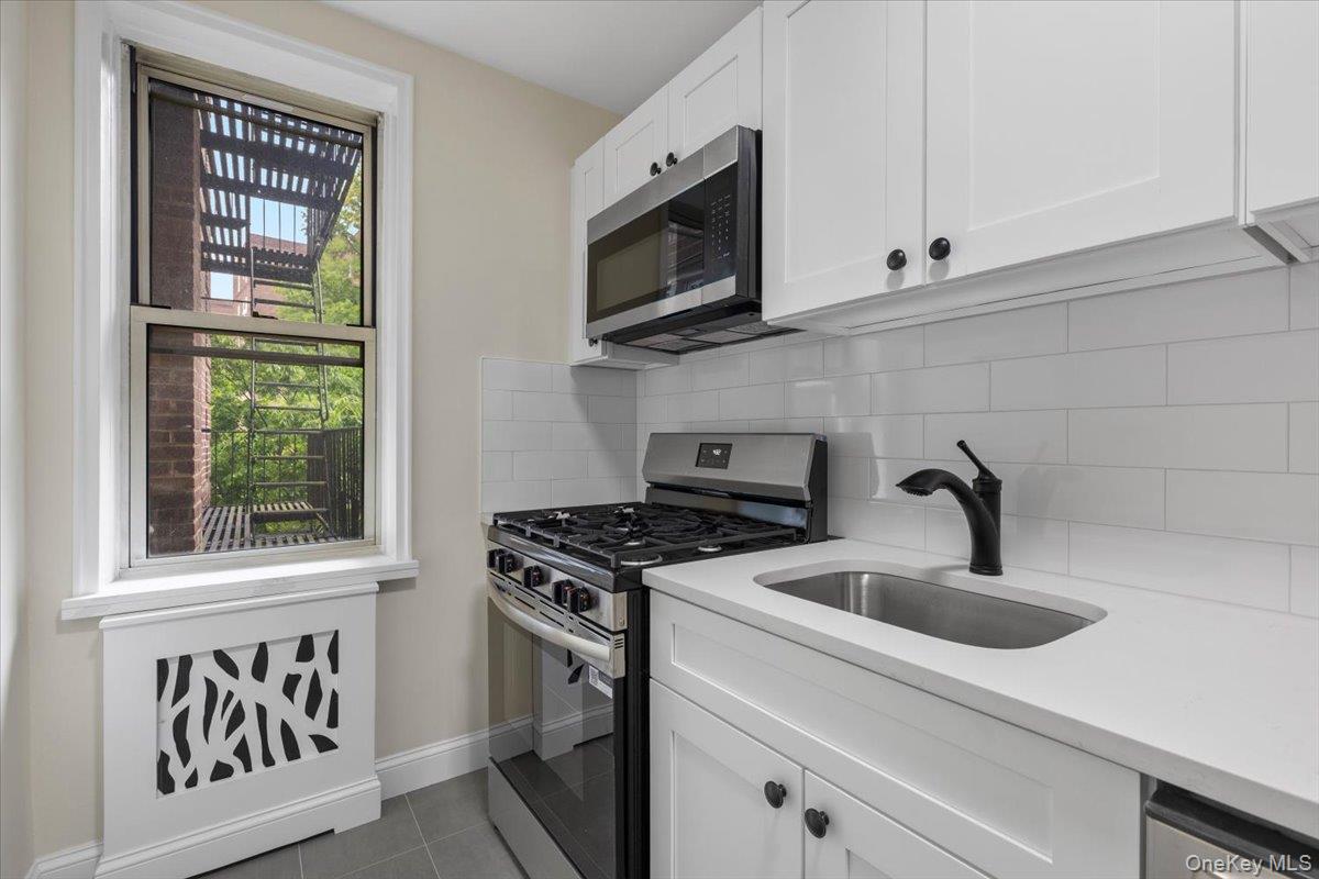 5650 Netherland Avenue 2e Property Photo 15