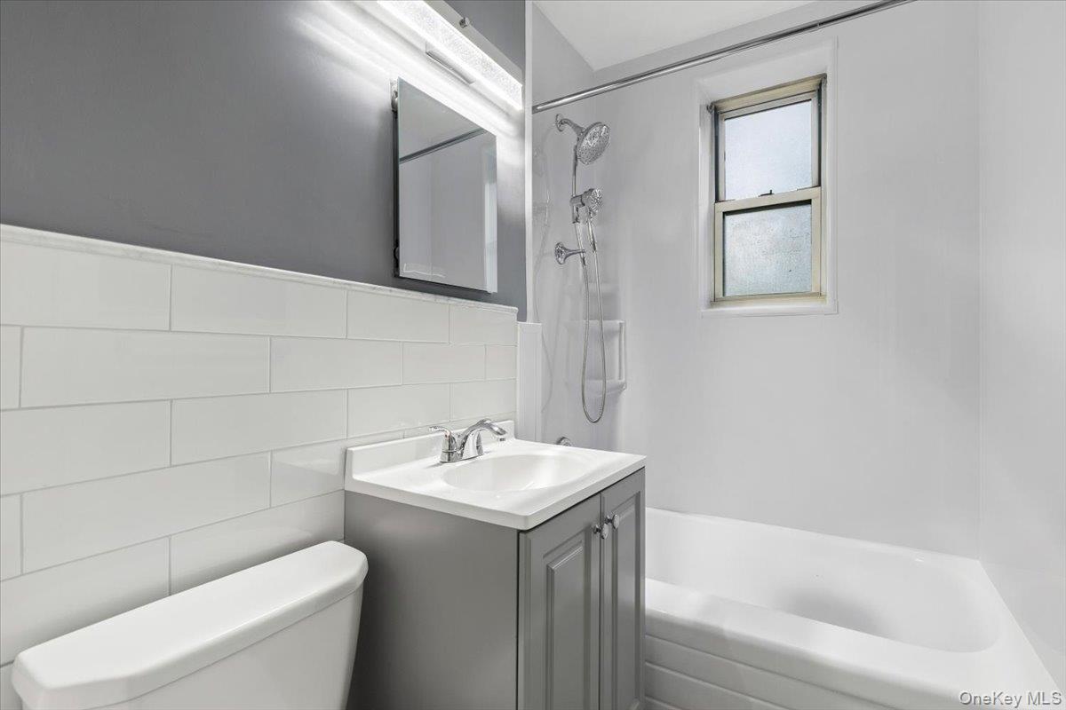 5650 Netherland Avenue 2e Property Photo 19