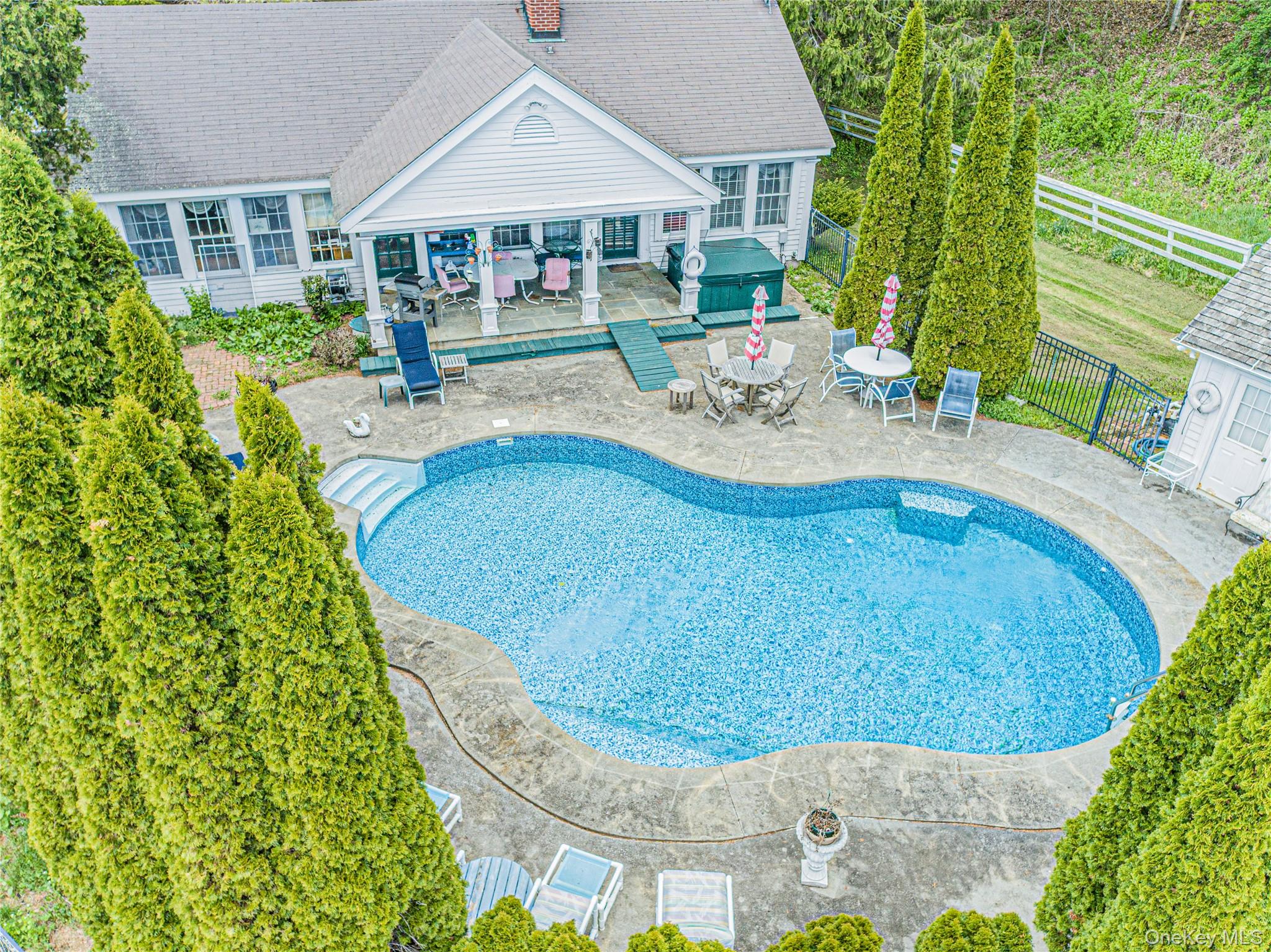 4569-4577 Rt-199 Property Photo 4