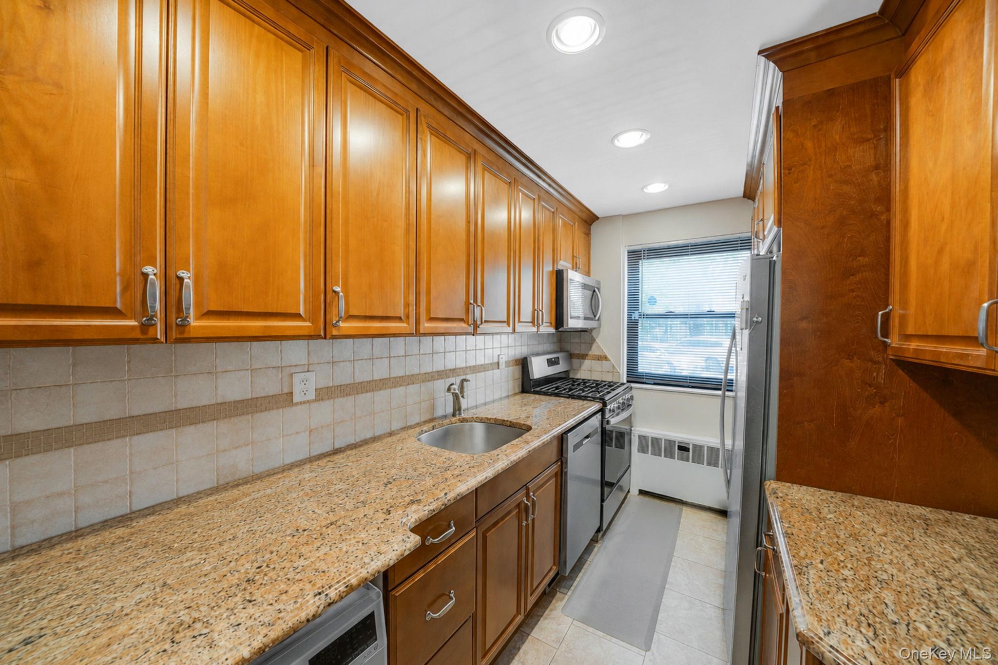 9137 153 Avenue 1 Property Photo 11