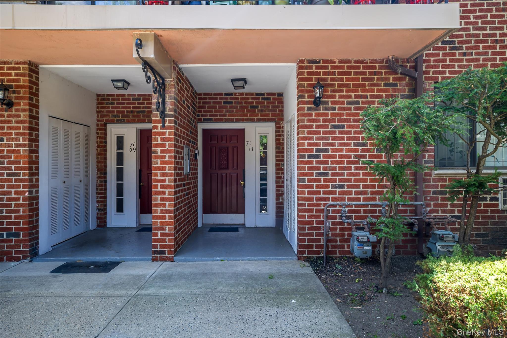 7111 Sutton Place 3 Property Photo 3