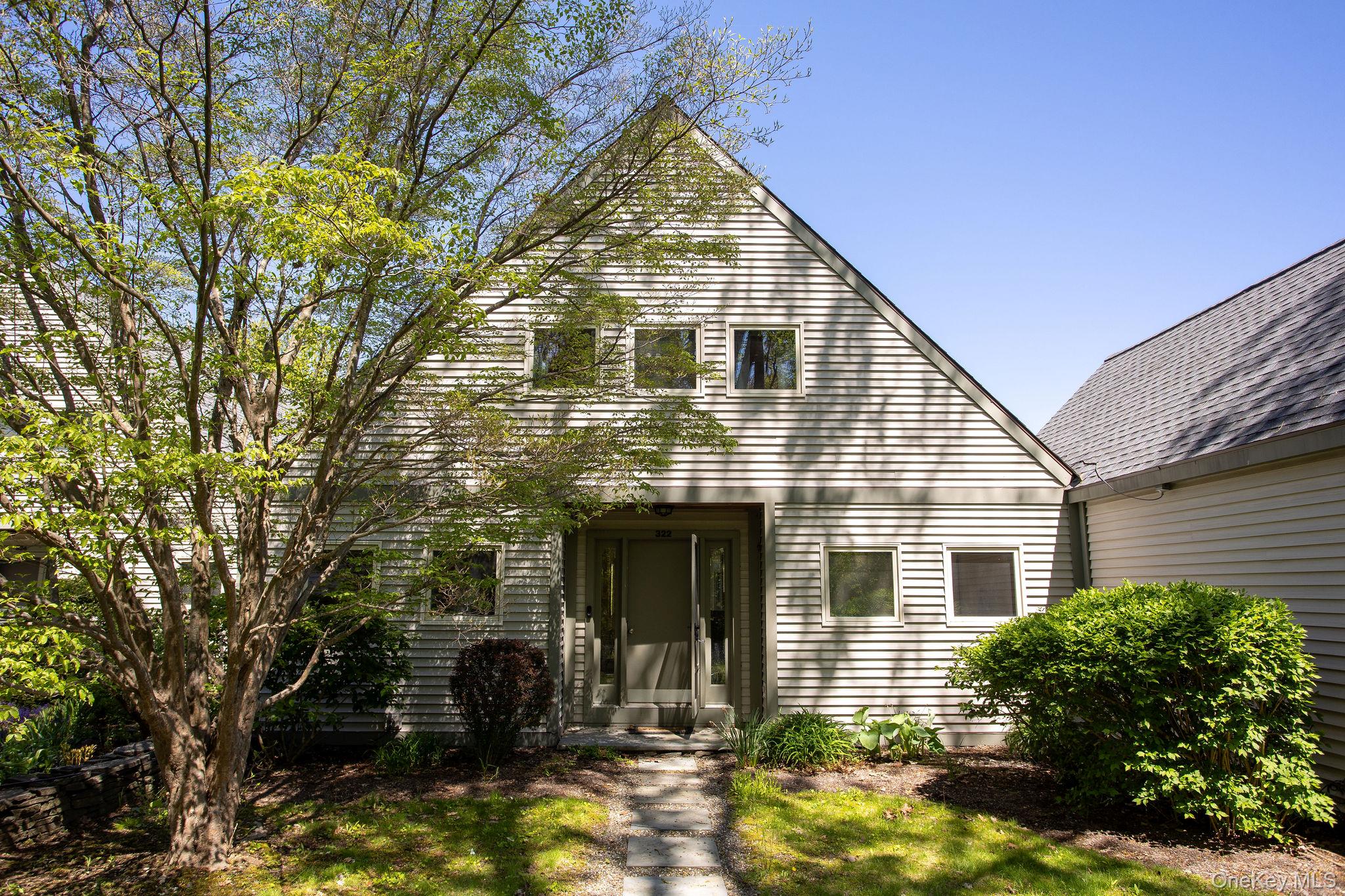 322 Arcadia Drive Property Photo 2