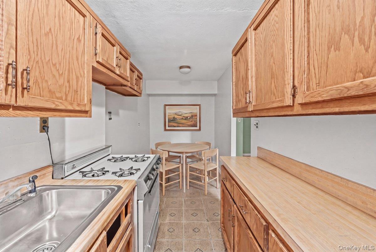 6299 Broadway C3a Property Photo 9