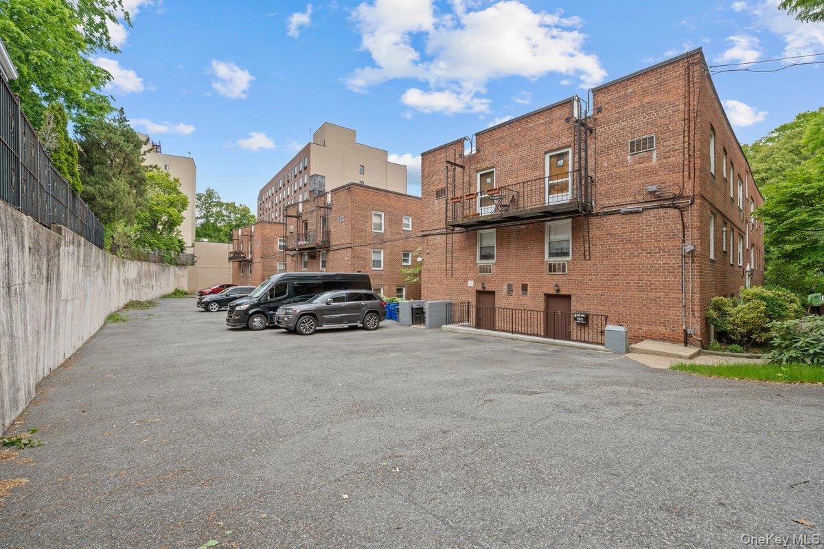 6299 Broadway C3a Property Photo 16