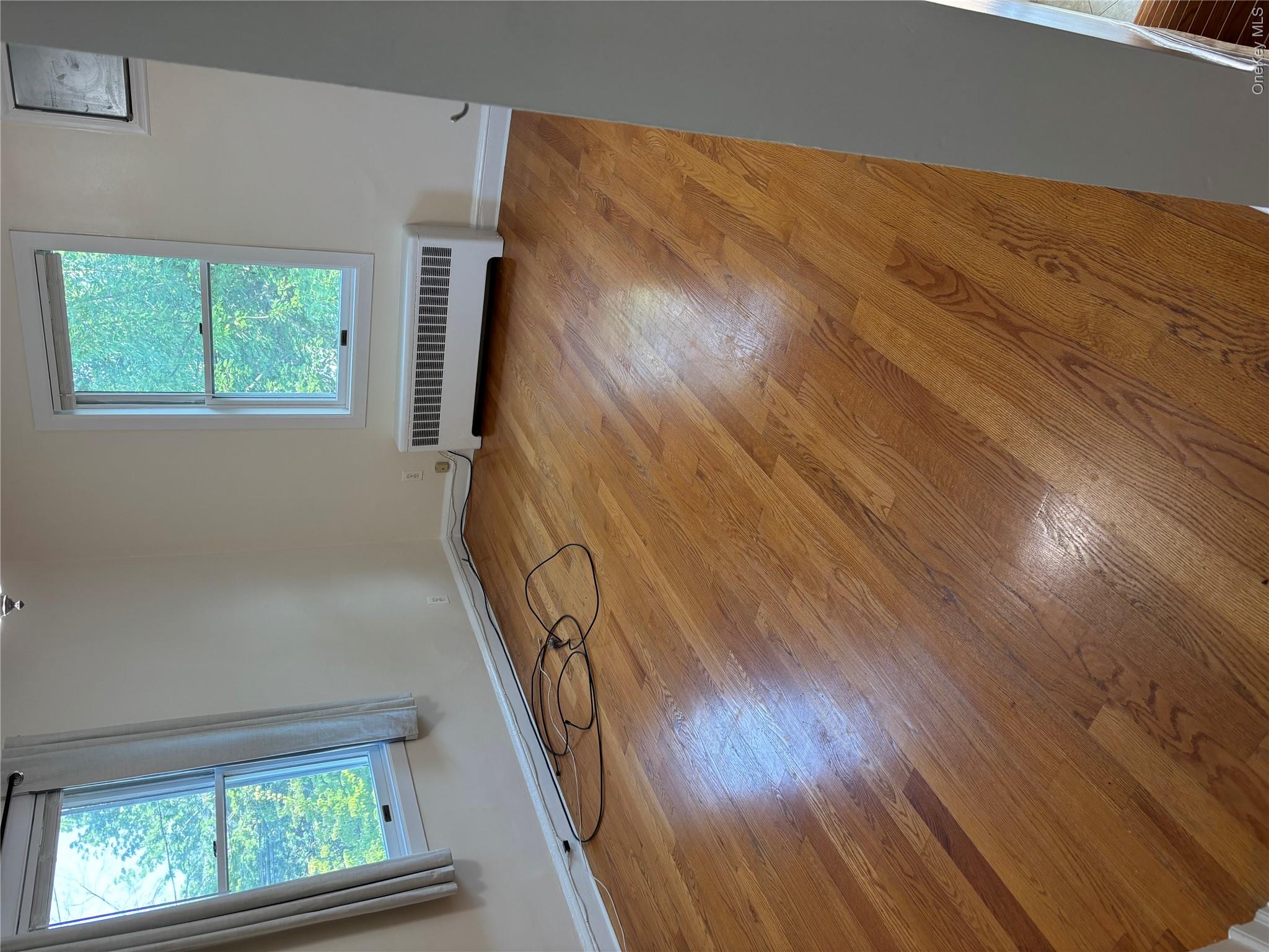 261 Schenck Avenue 2nd Floor Property Photo 3