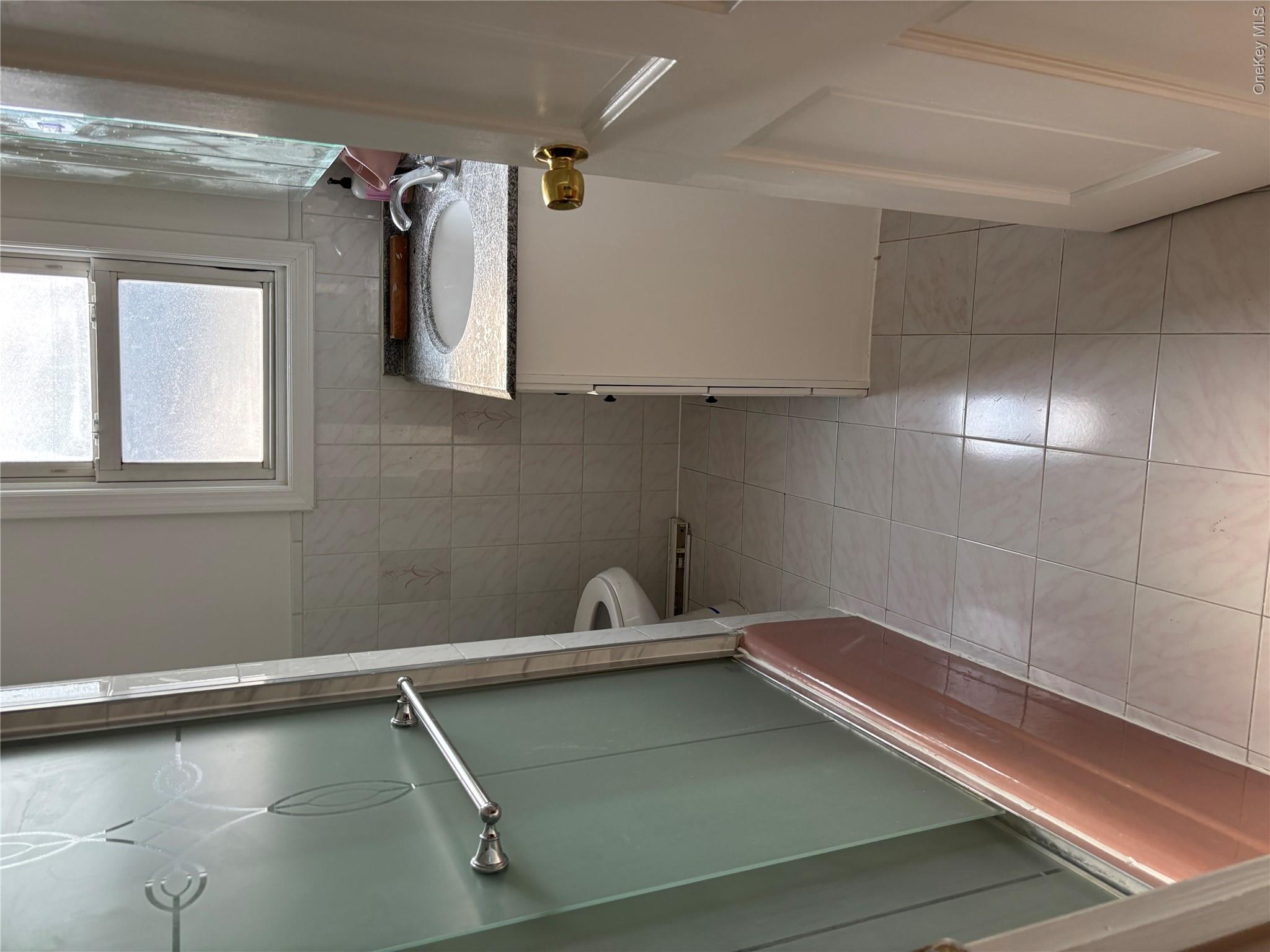 261 Schenck Avenue 2nd Floor Property Photo 7
