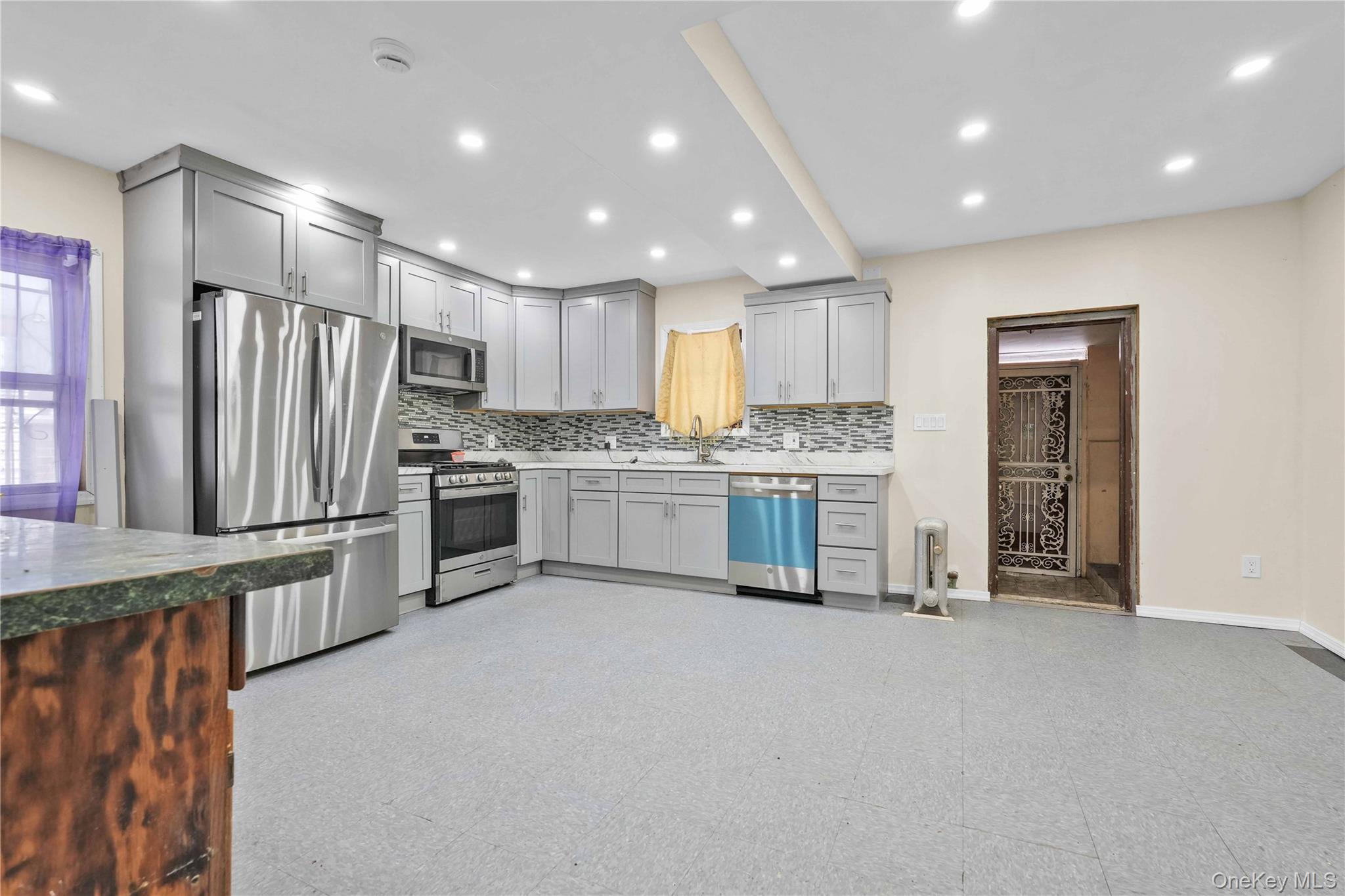 722 Elton Street Property Photo 4