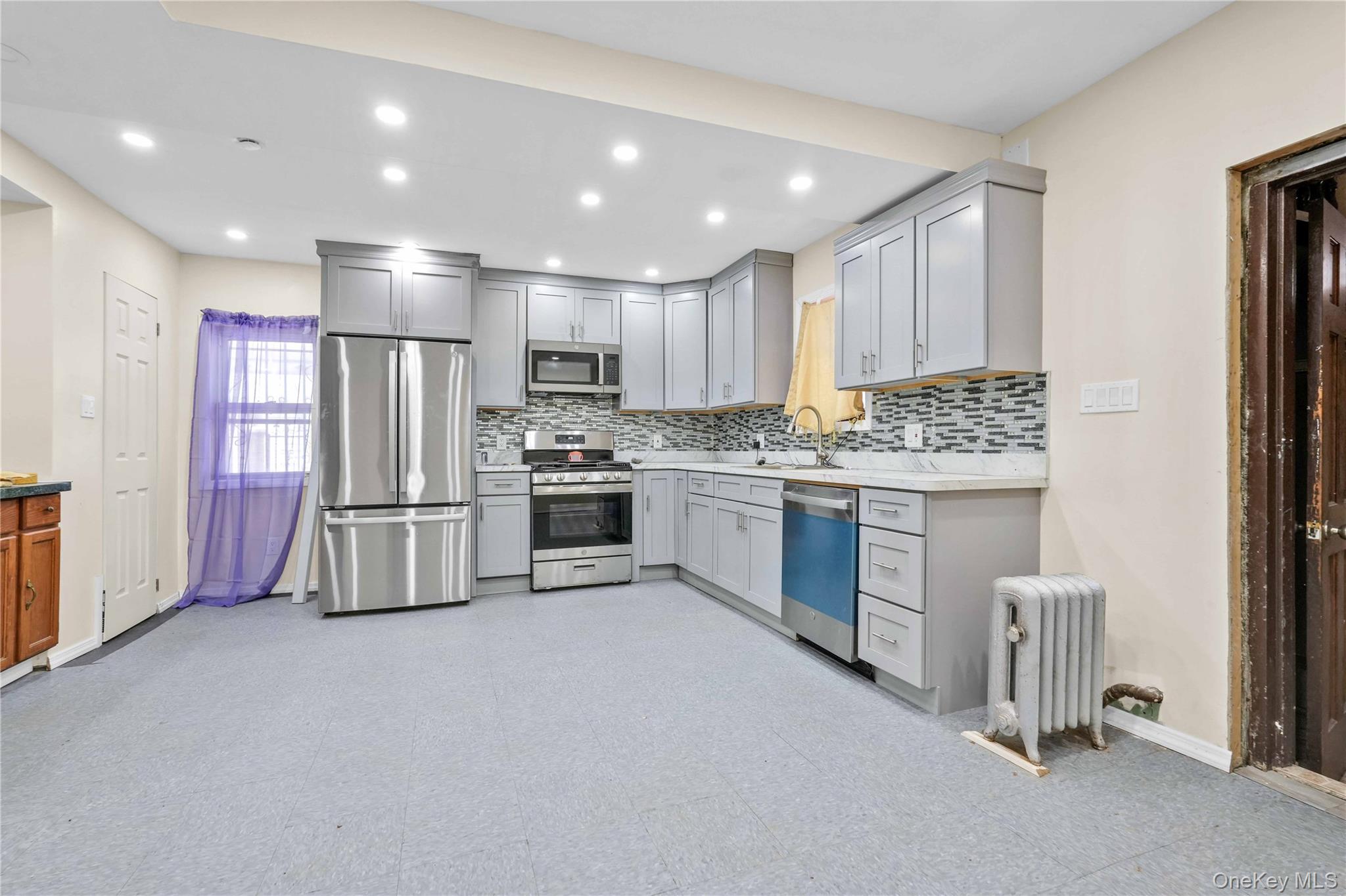 722 Elton Street Property Photo 5