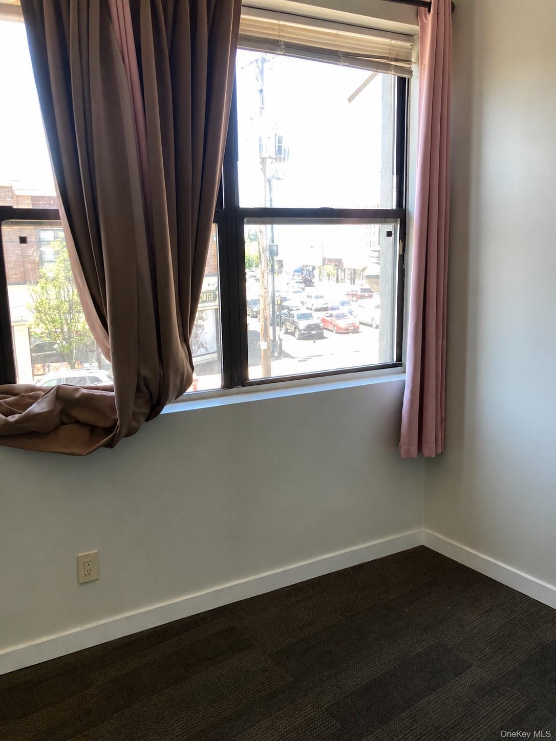 393 Sunrise Highway 4 Property Photo 5