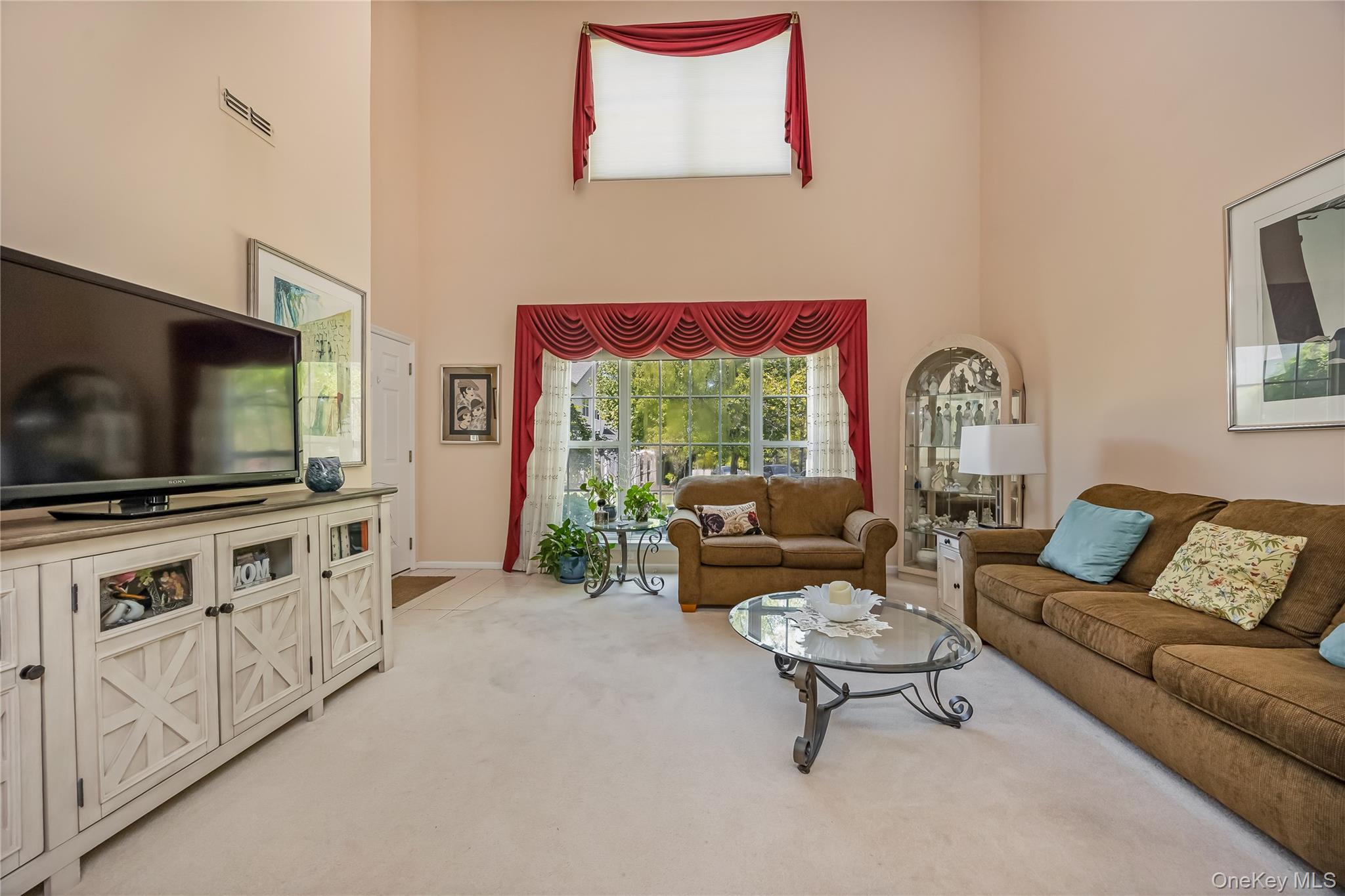8 Hannah Lane Property Photo 6