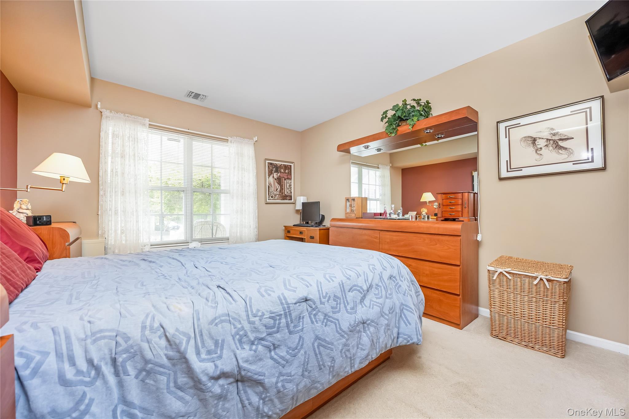 8 Hannah Lane Property Photo 11