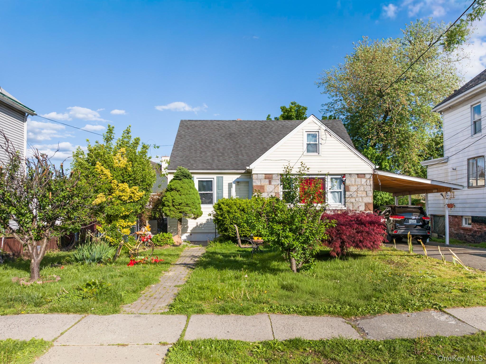 13 Westside Avenue Property Photo 2