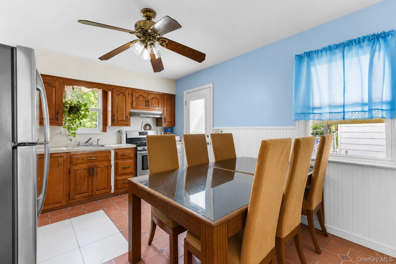 13 Westside Avenue Property Photo 6