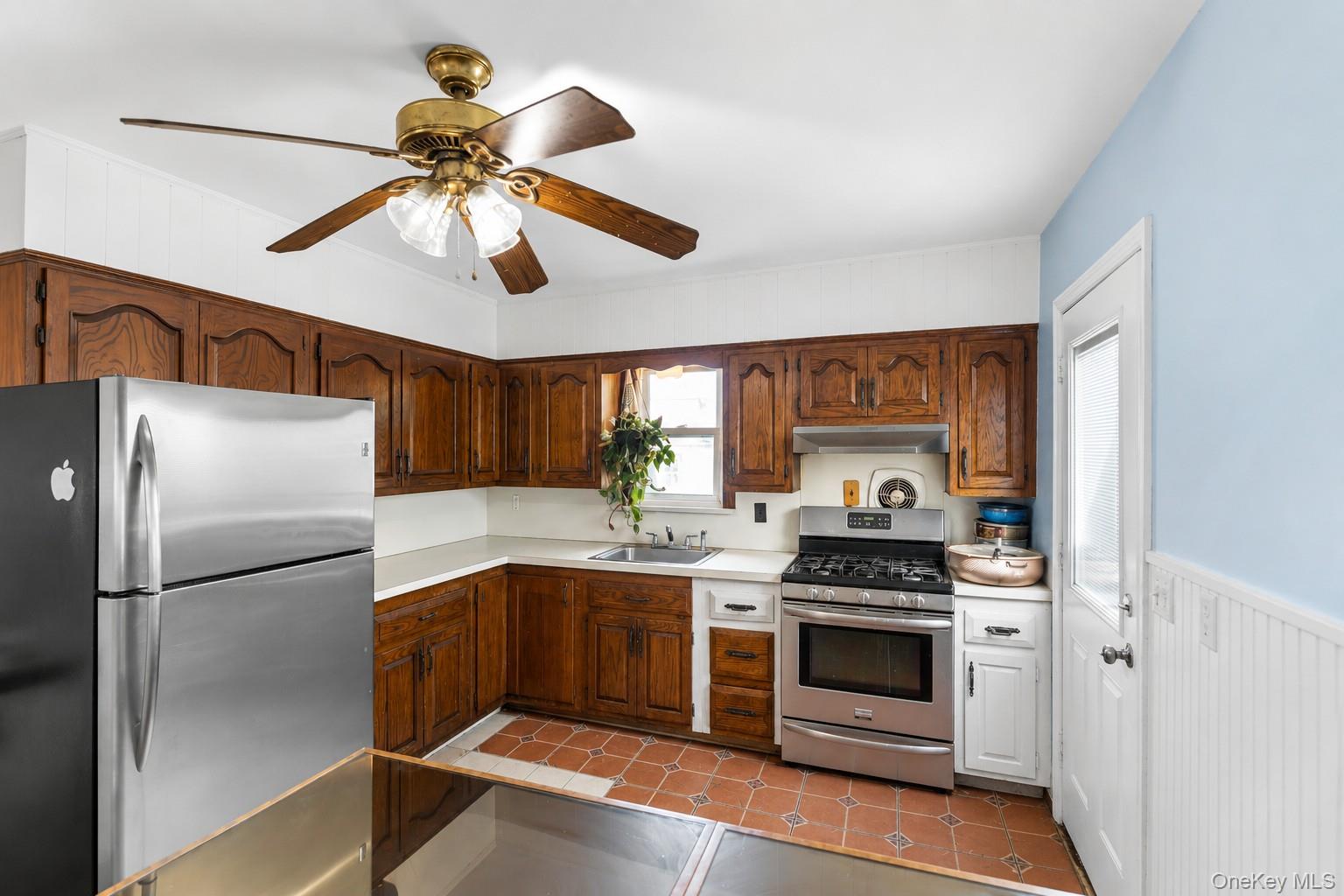 13 Westside Avenue Property Photo 7