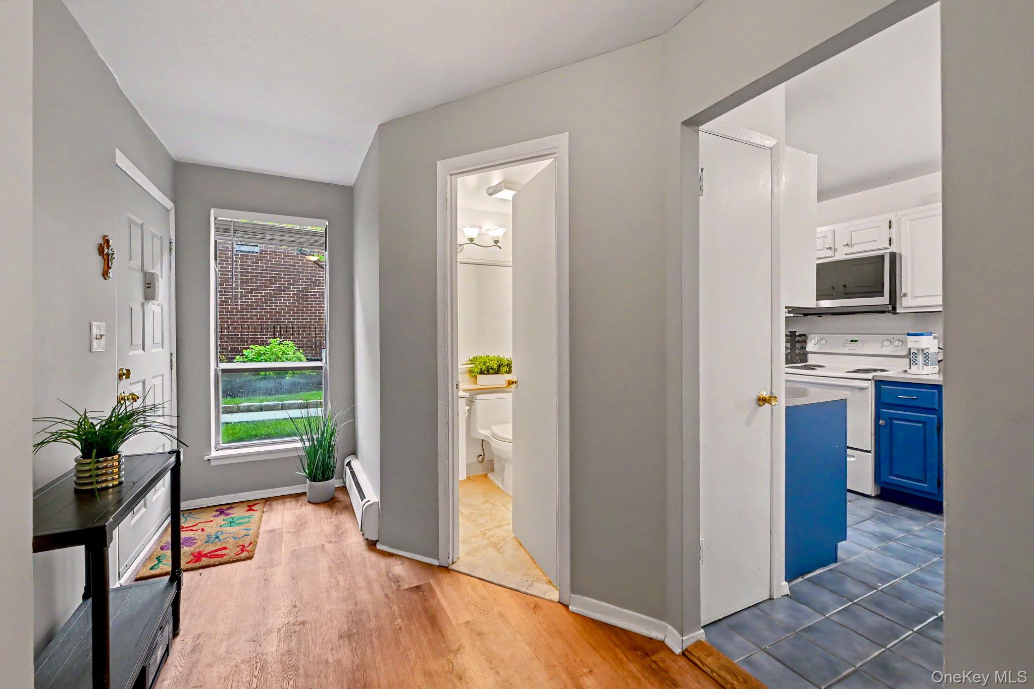 492 N Broadway 1 Property Photo 5
