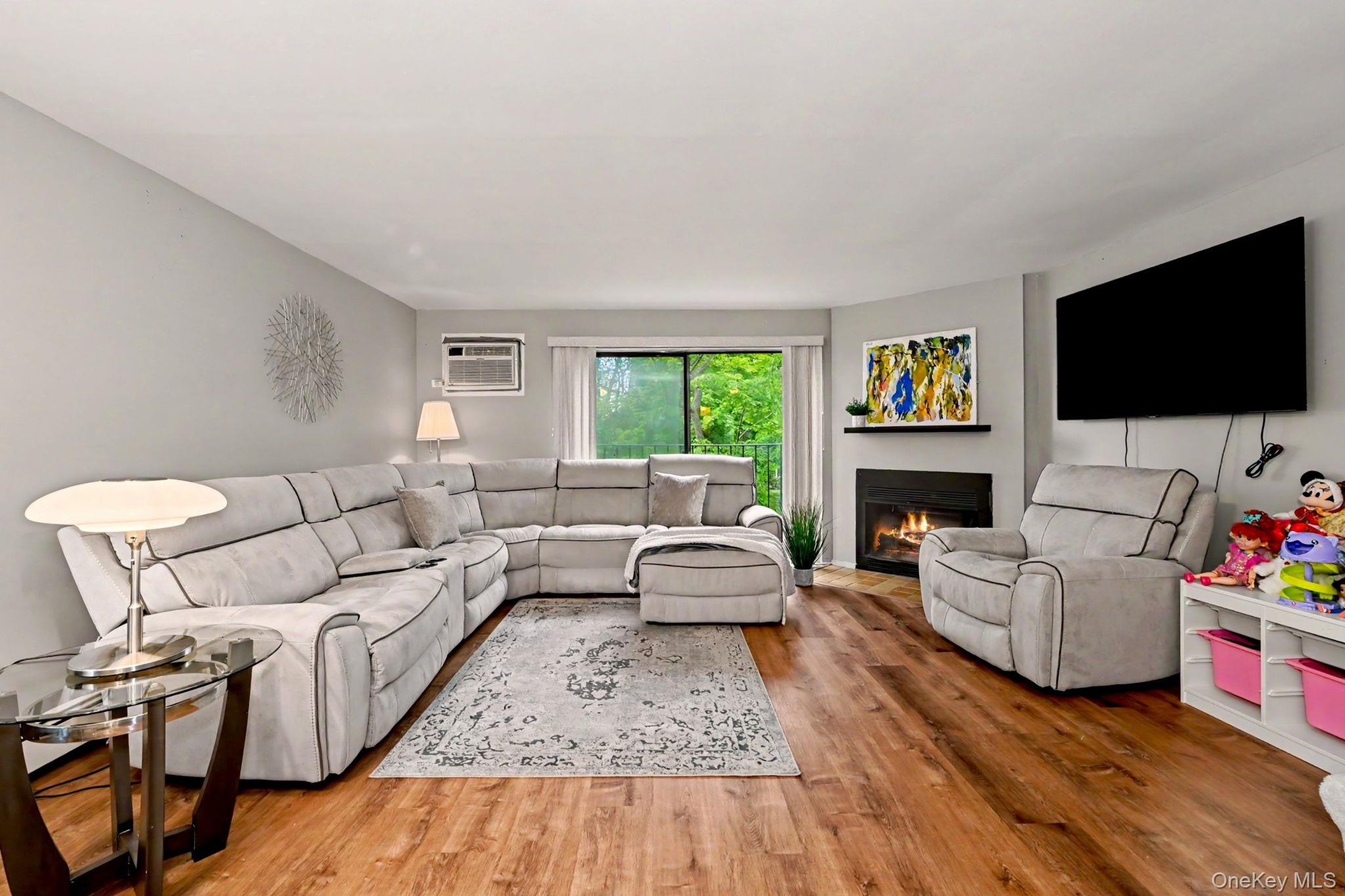 492 N Broadway 1 Property Photo 13