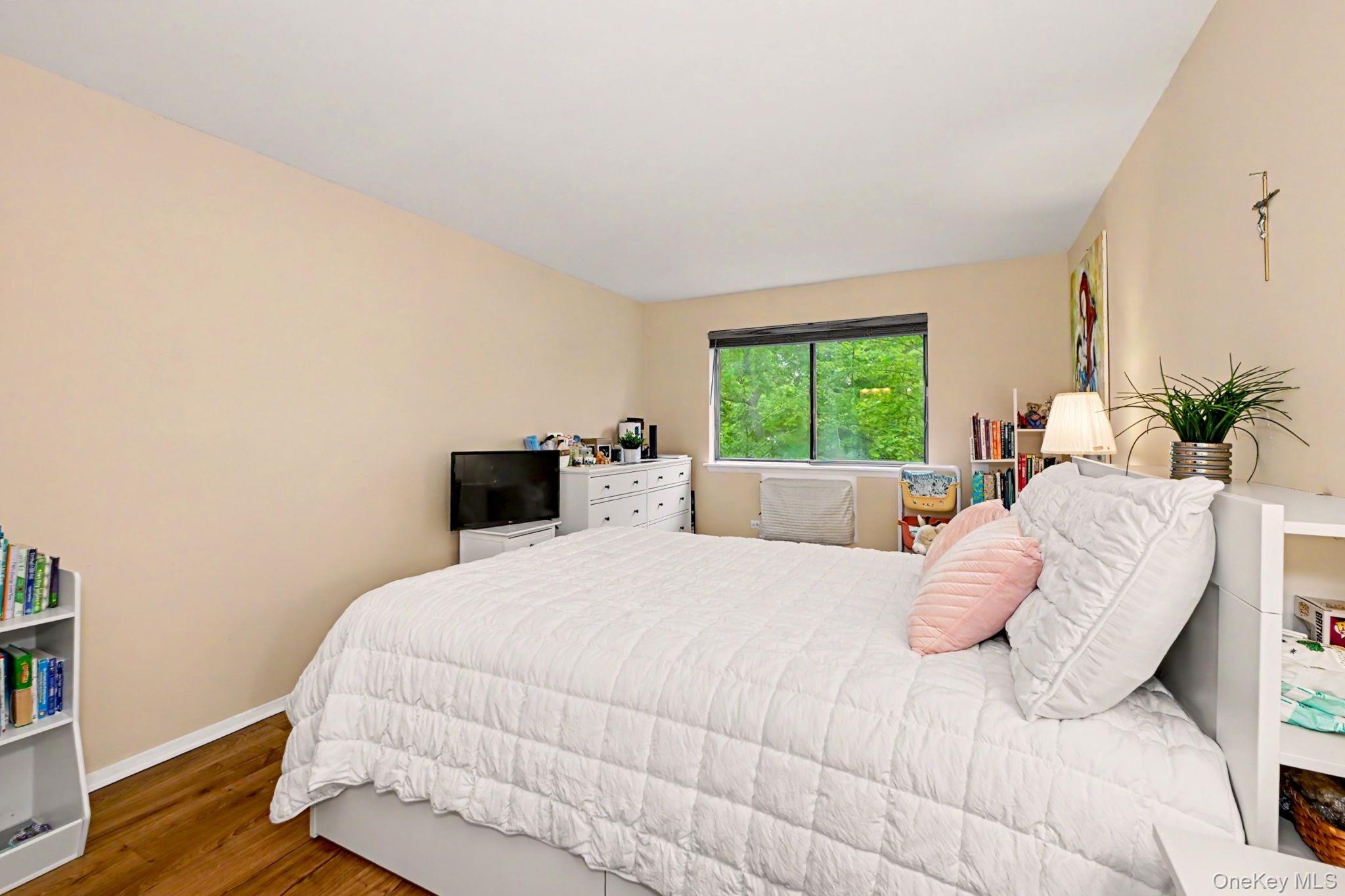 492 N Broadway 1 Property Photo 14