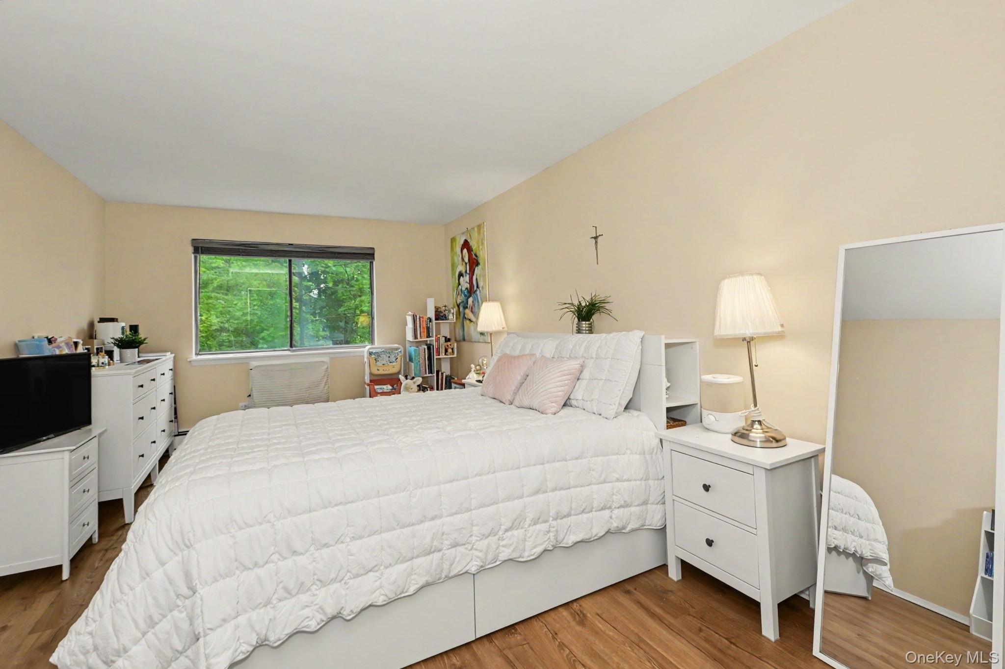 492 N Broadway 1 Property Photo 15