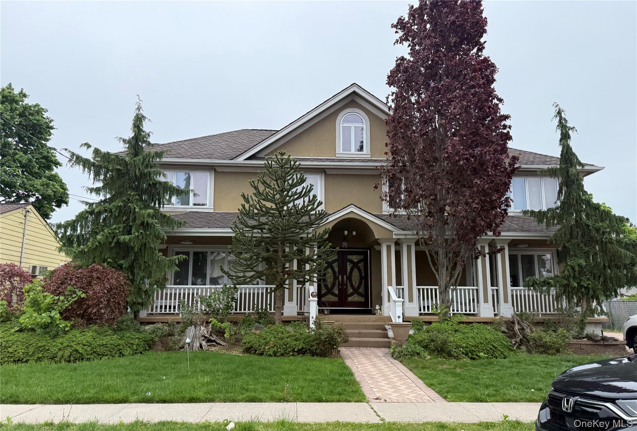 30 3rd Avenue Property Photo 1