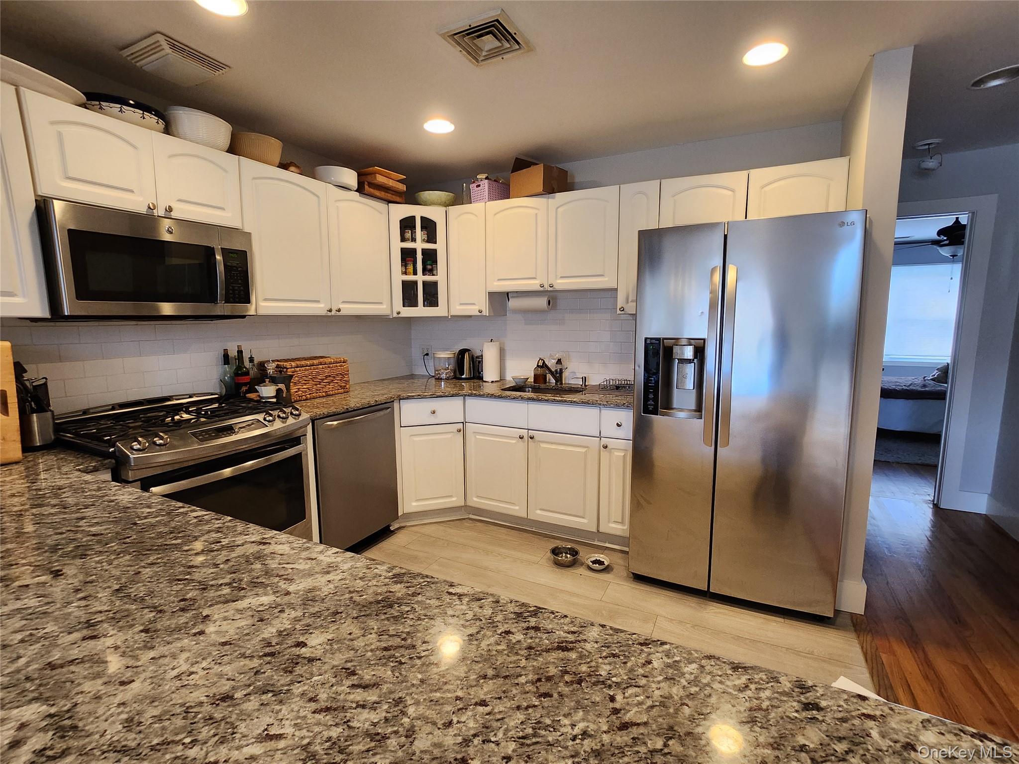 67 Pacific Boulevard Property Photo 6