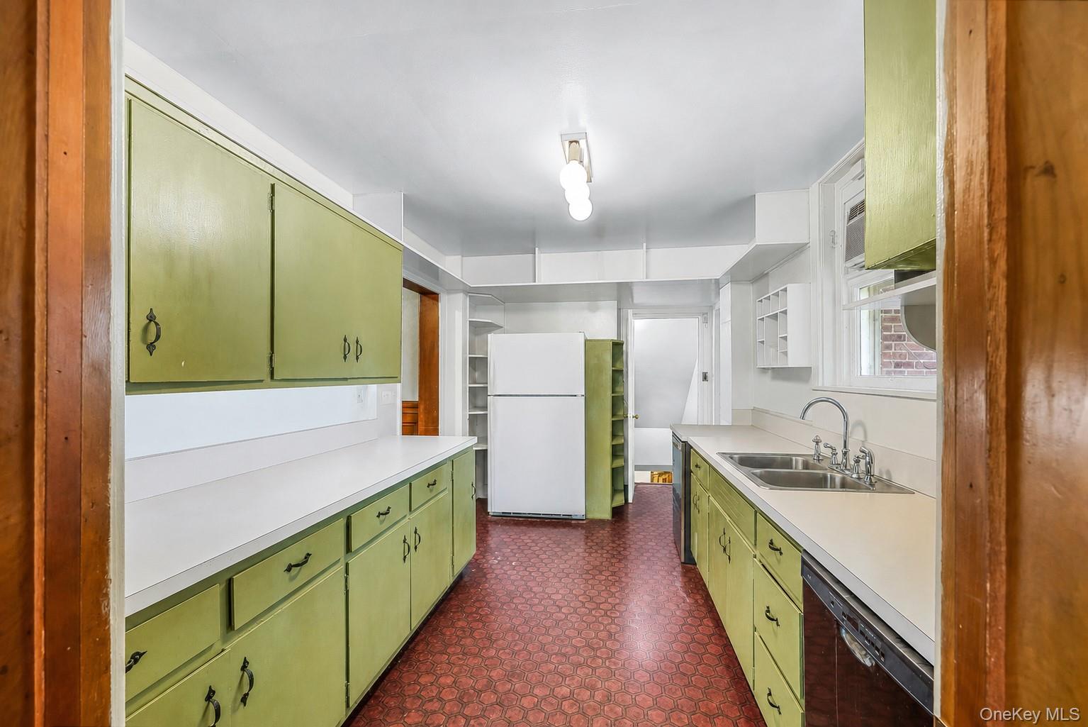 104 Hooker Avenue Property Photo 13