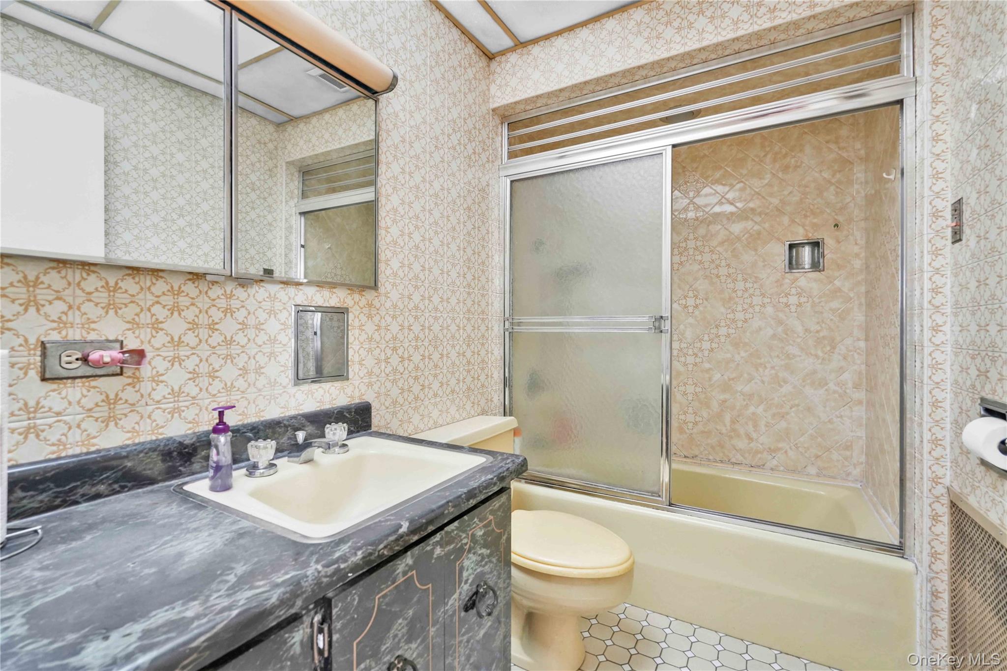 4201 Newtown Road Property Photo 13