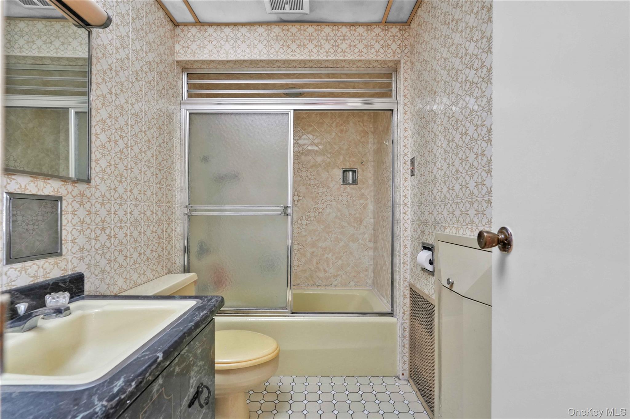 4201 Newtown Road Property Photo 14