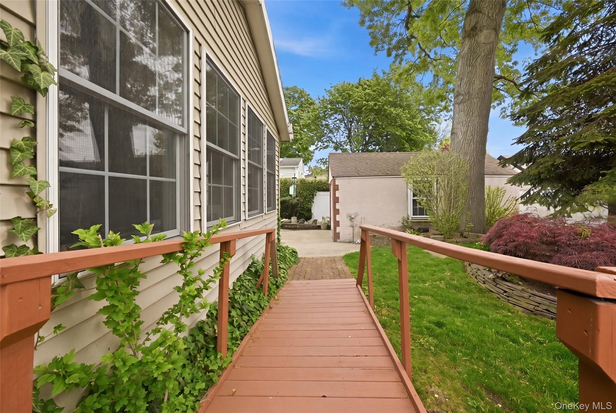 333 Jackson Avenue Property Photo 27