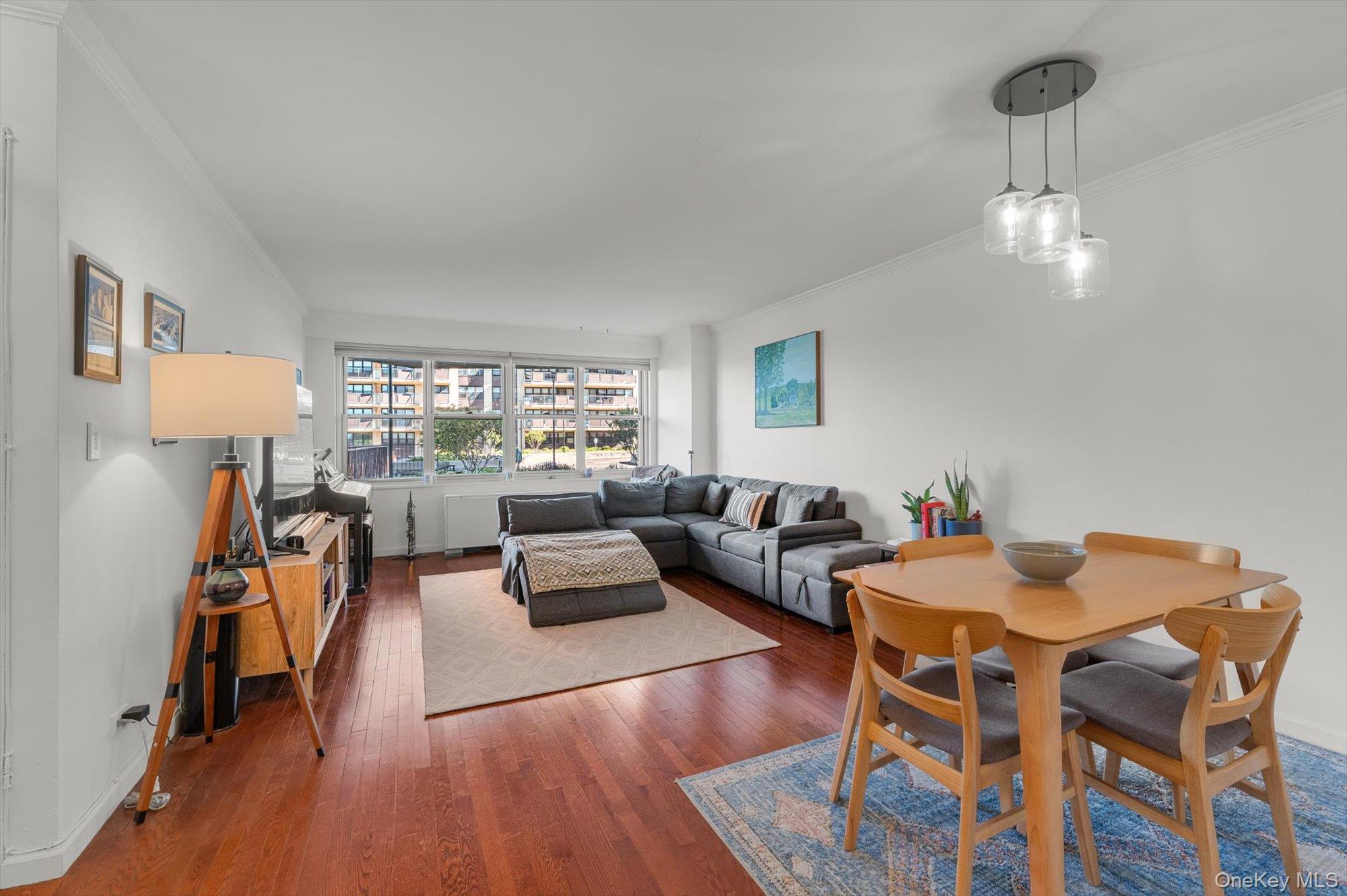 17-85 215 Street 1 L Property Photo 6