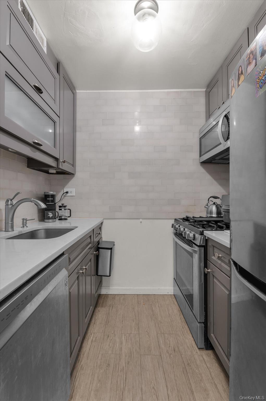 17-85 215 Street 1 L Property Photo 12