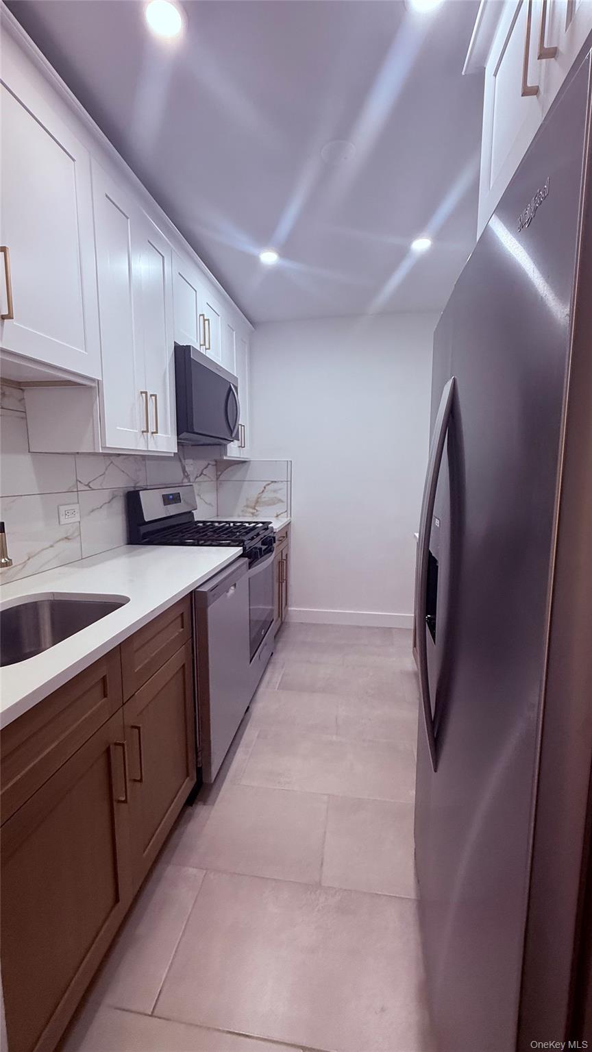 665 Thwaites Place 4n Property Photo 3