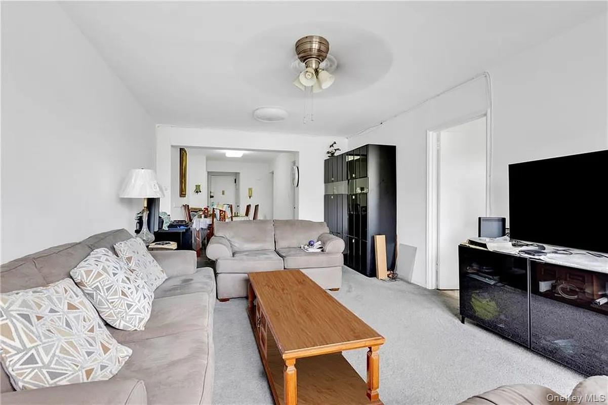 2580 Ocean Parkway 2k Property Photo 7