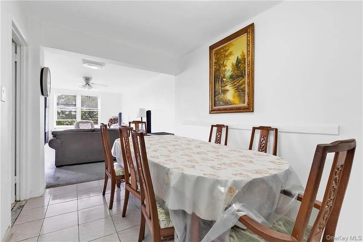 2580 Ocean Parkway 2k Property Photo 8