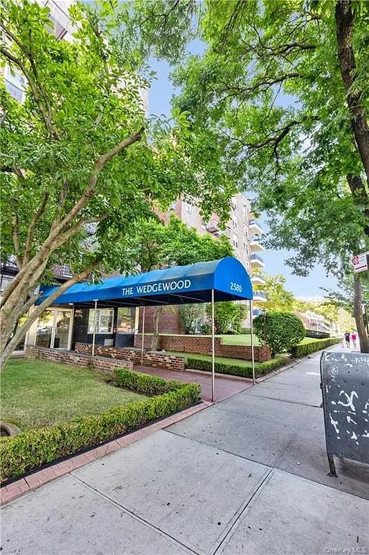 2580 Ocean Parkway 2k Property Photo 17