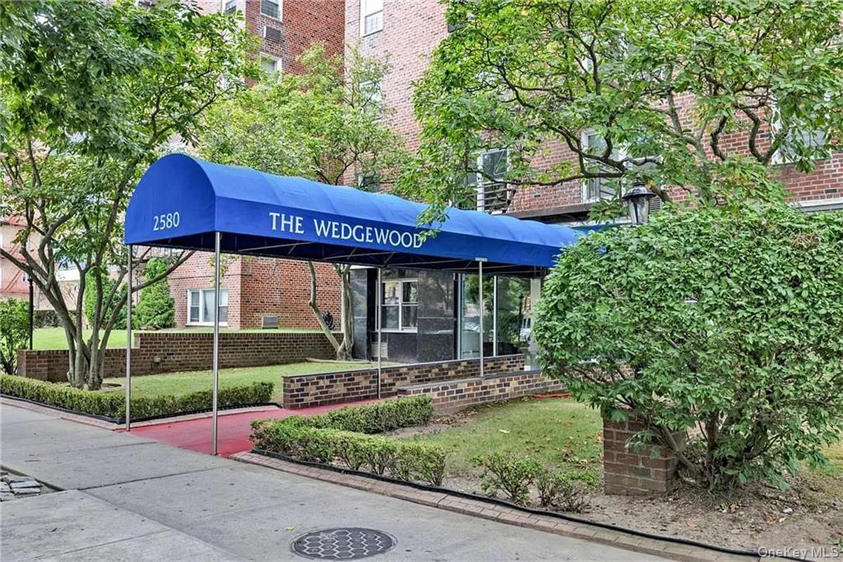 2580 Ocean Parkway 2k Property Photo 19