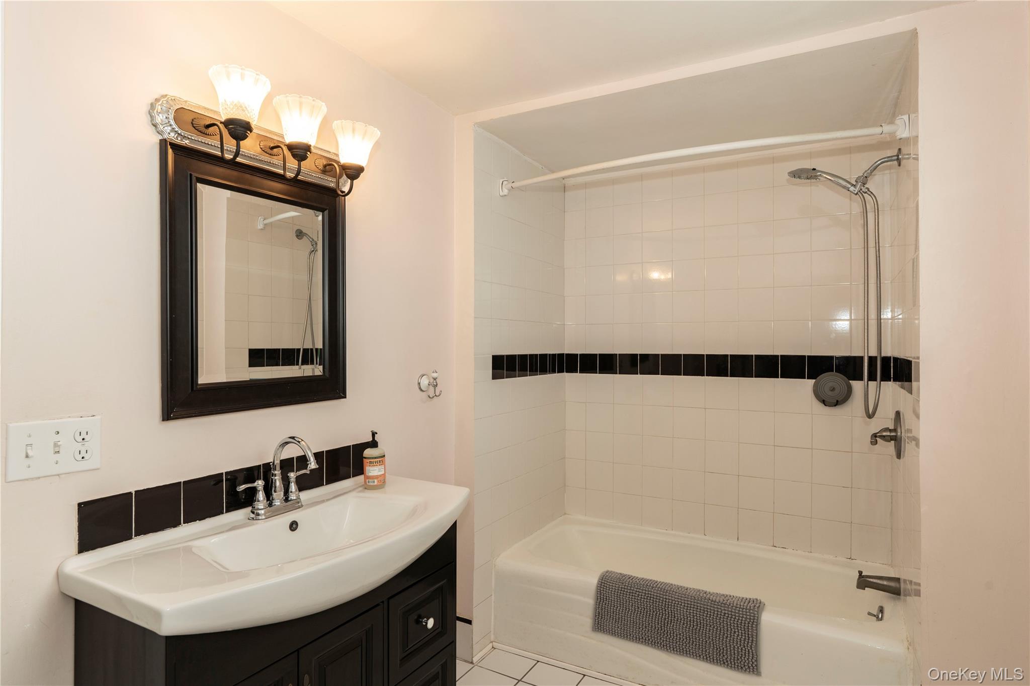 15 Charles Property Photo 25