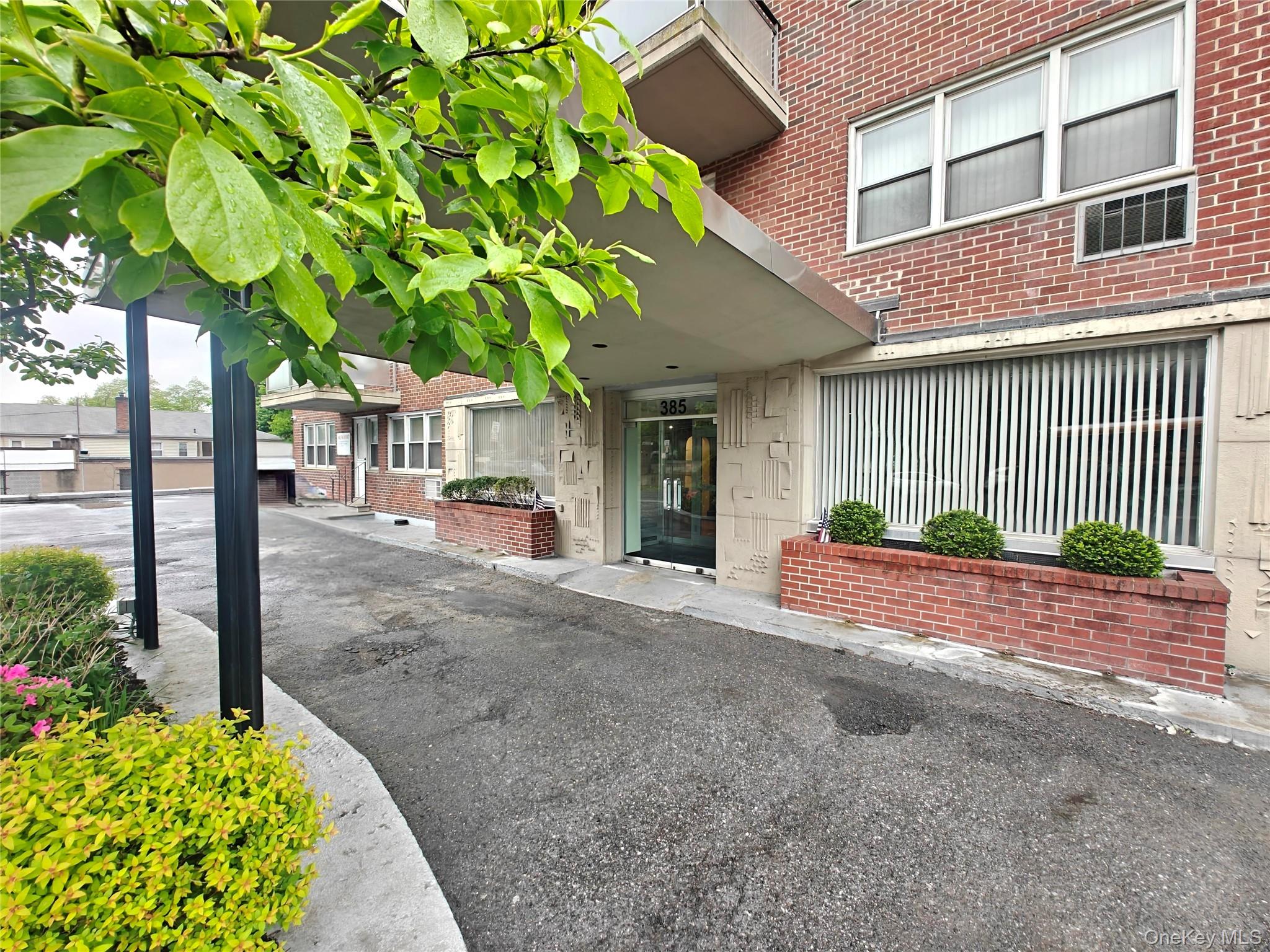 385 Mclean Avenue 8d Property Photo 2