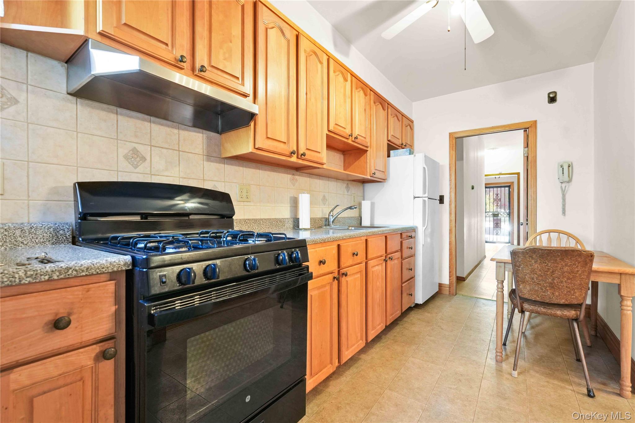 2104 23rd Street Property Photo 4