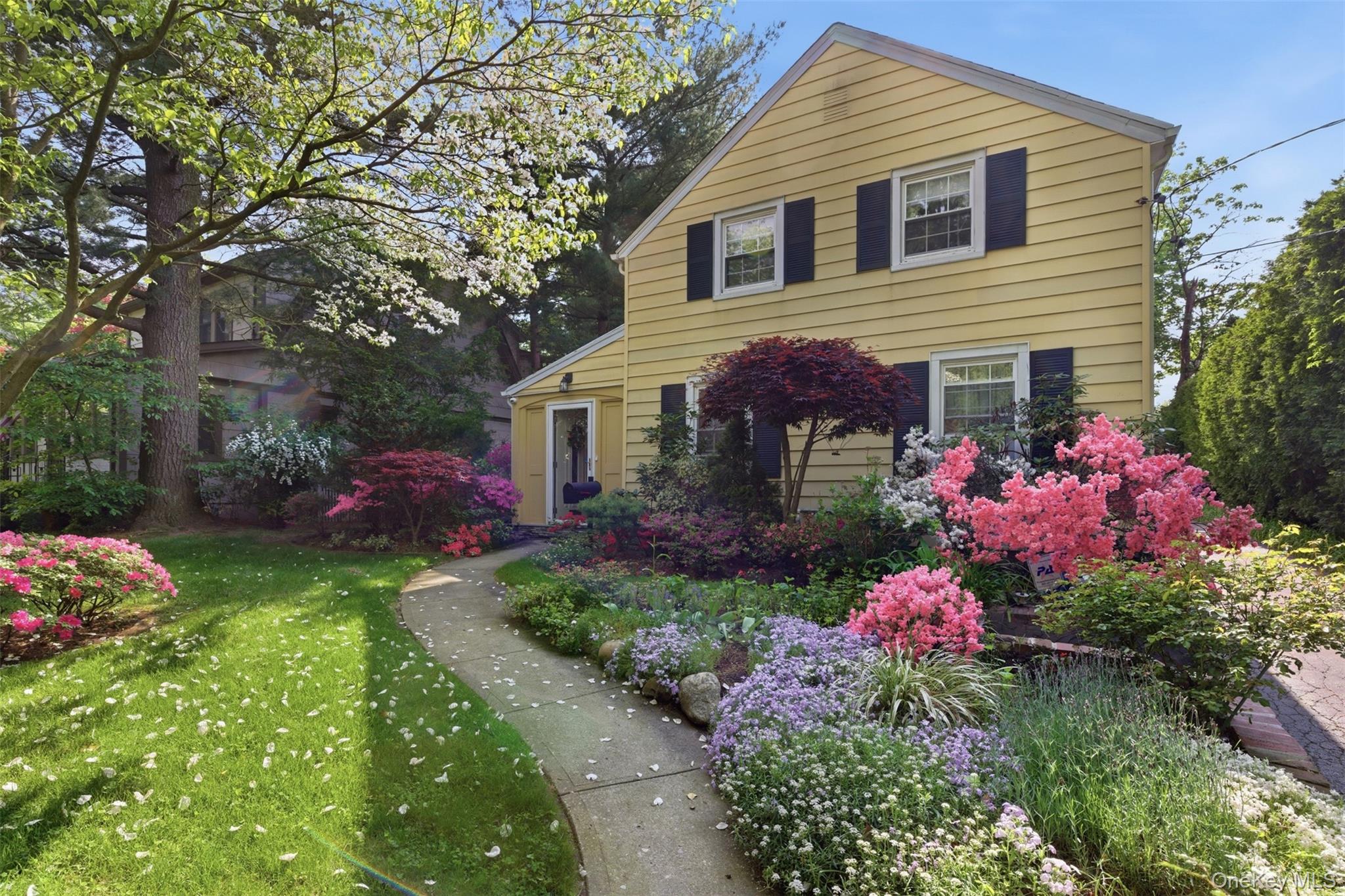 47 Onderdonk Avenue Property Photo 3