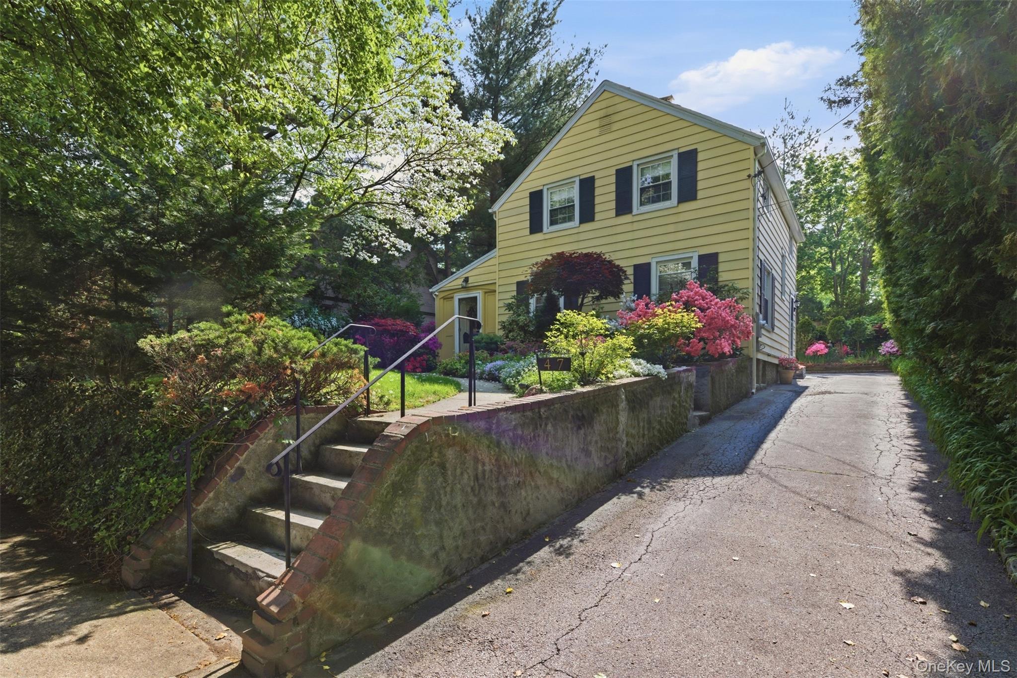 47 Onderdonk Avenue Property Photo 4